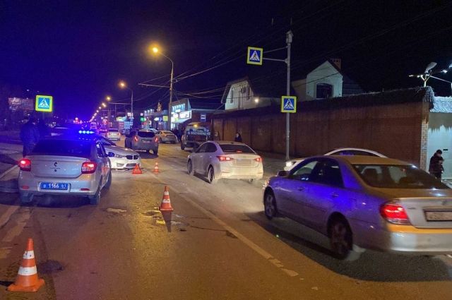 Водитель иномарки пострадал в аварии с 23-летним водителем BMW в Ростове