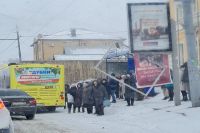 На остановках на улице Туркестанской наблюдалось большое скопление людей