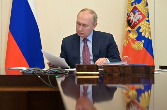 В России будут увеличены зарплаты бюджетников, соцвыплаты и пенсии — Путин
