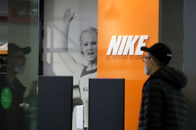 Nike продолжит работу в России