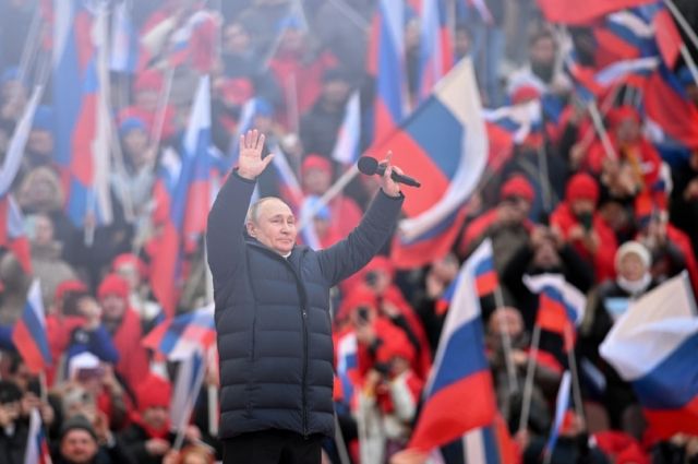 Президент России Владимир Путин выступает на митинге-концерте 
