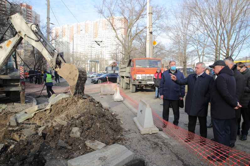 Василий Голубев отметил, что ремонт пострадавшего жилья будет произведен за счет коммунальной компании.