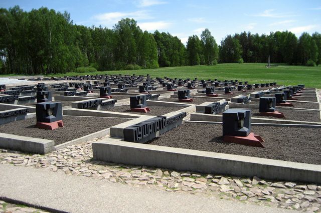 Мемориал «Кладбище деревень» в Хатыни.