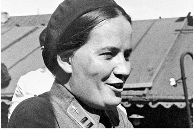 Марина Раскова, 1942 год.