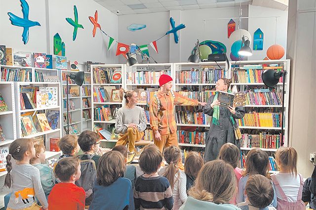 Интерактивный спектакль «Лис в библиотеке» Гайдаровка решила сделать репертуарным и показывать ещё после окончания Недели детской книги.