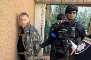 В Киеве местный житель с 20 неизвестными набросился на полицейских
