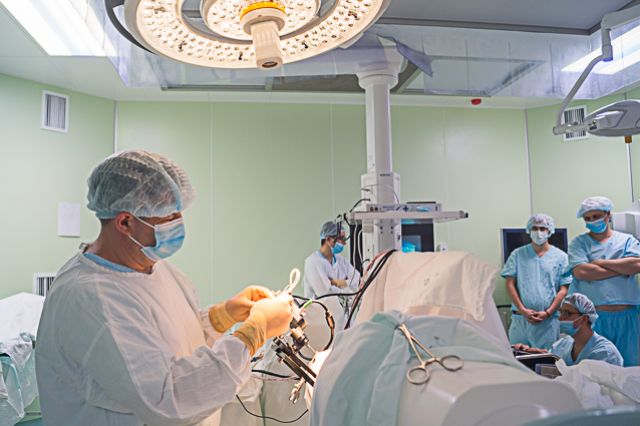 В Смоленске в 2023 году проведут первую в регионе операцию по трансплантации почки.