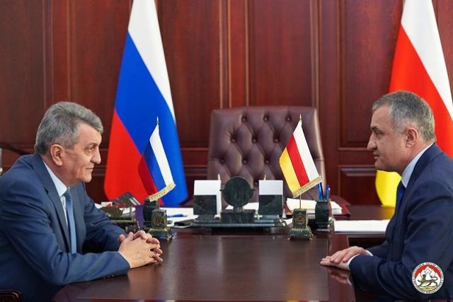 По словам Сергея Меняйло, осетинский народ всегда оставался единым, несмотря на границы.