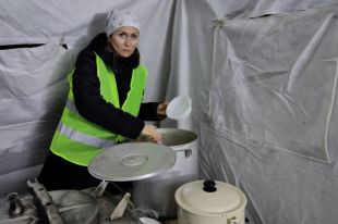 Корреспондент «АиФ-Ростов» Светлана Ломакина один день вызвалась быть добровольцем на границе.