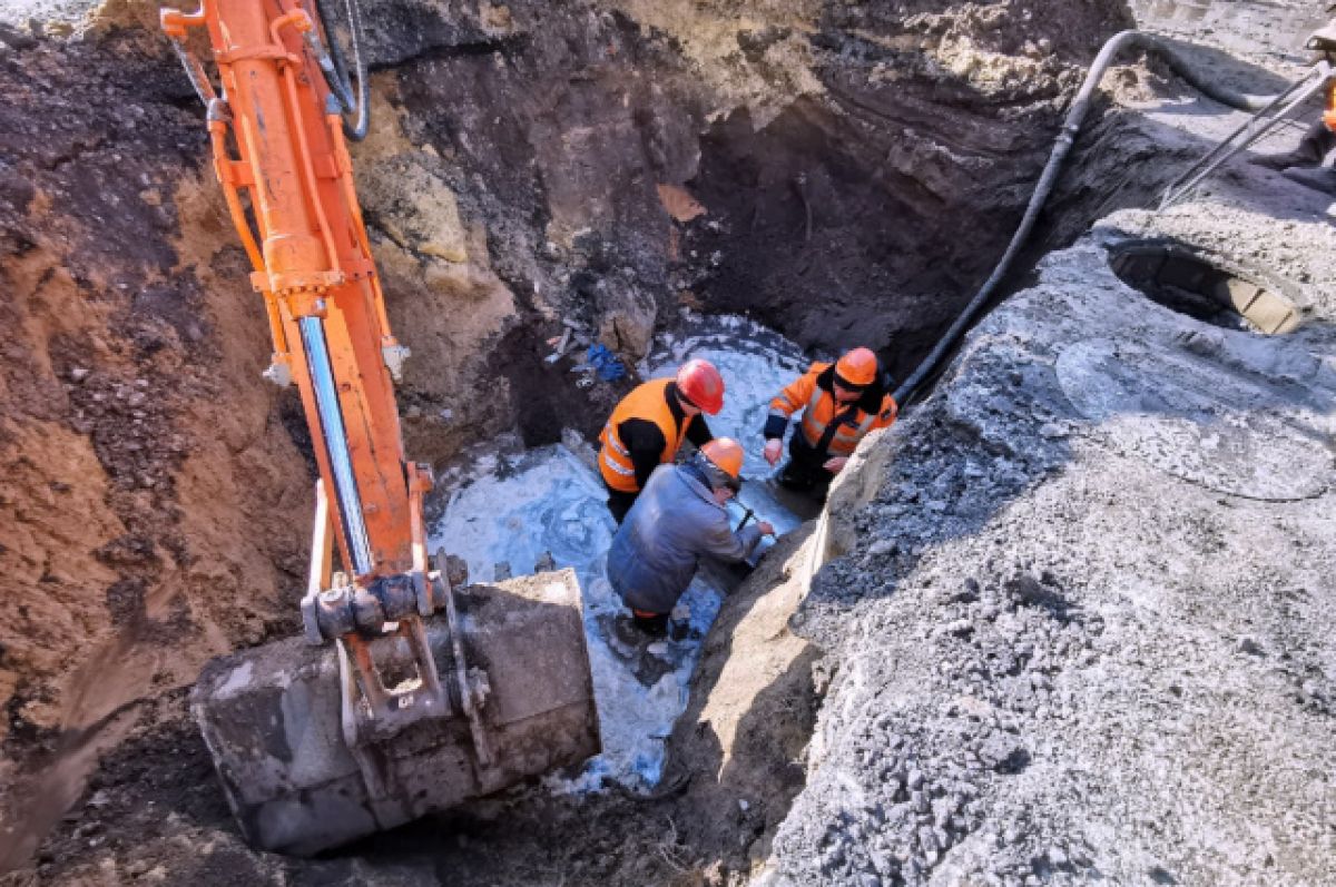 Работа в советском районе воронеж. Авария на водопроводных сетях. Авария на водопроводе в Советском районе. Аварии на коммунальных системах.