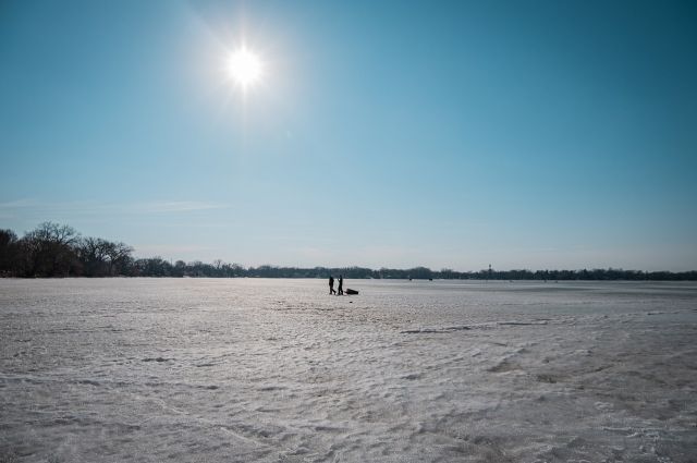В Воткинске ребёнок едва не провалился под лёд на пруду