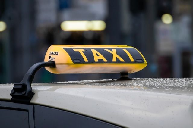 В России упал спрос на услуги такси