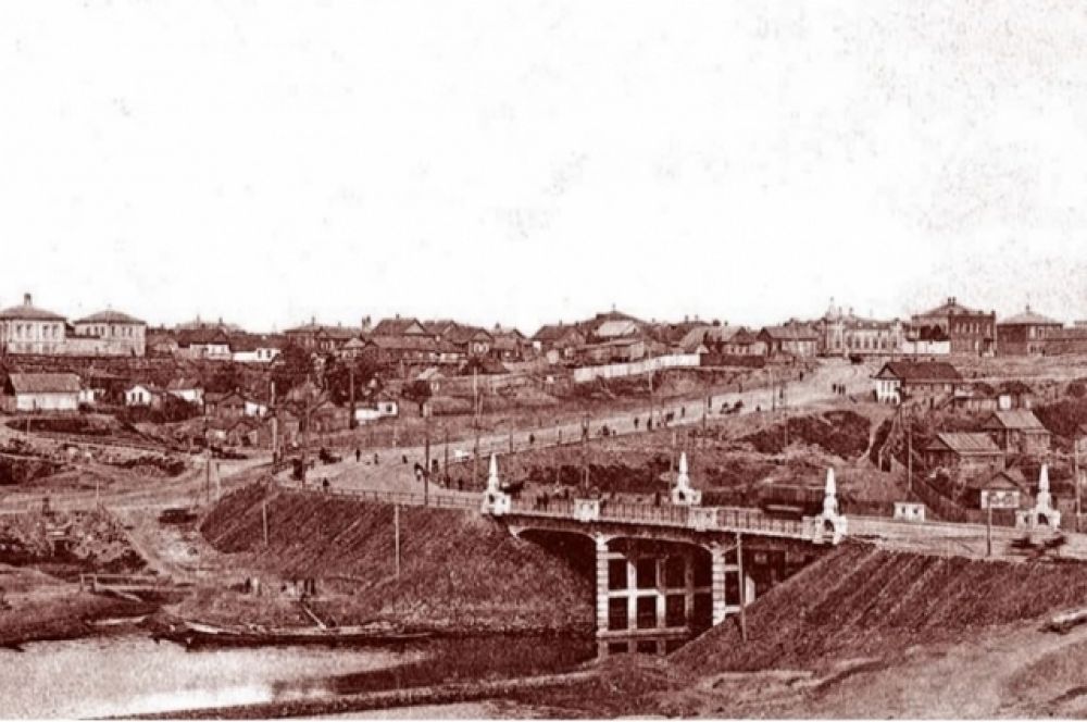 Трамвайная линия Царицына проходила по Астраханскому мосту.