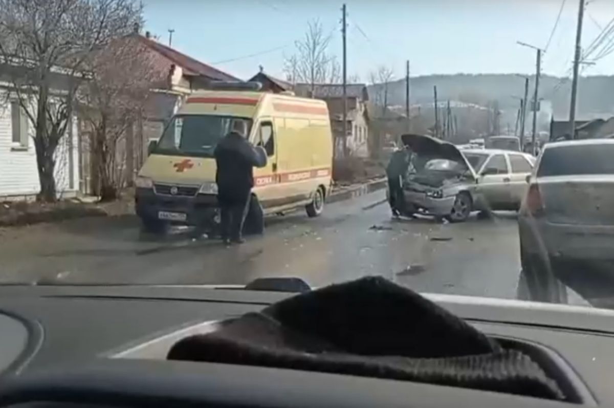 Машина скорой помощи попала в ДТП в Златоусте | АиФ Челябинск