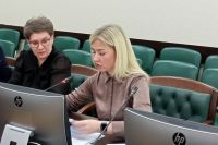 Региональный министр социальной защиты Ольга Орлова в Сахалинской областной Думе.