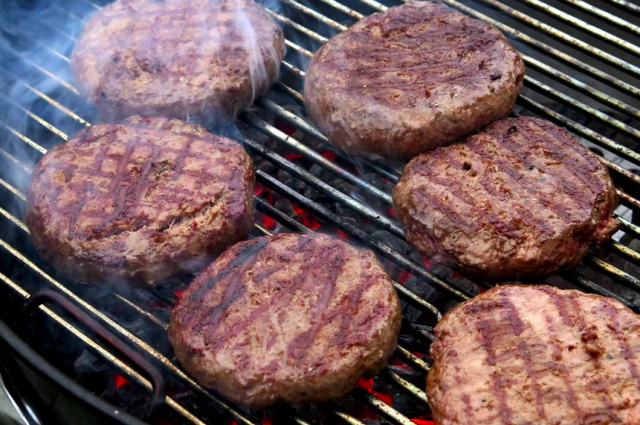 Пять тонн подозрительной мясной продукции изъяли в Удмуртии