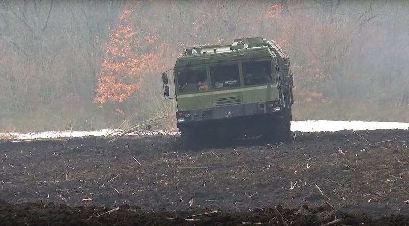 Работа расчётов оперативно-тактических ракетных комплексов (ОТРК) «Искандер» в ходе специальной военной операции на Украине