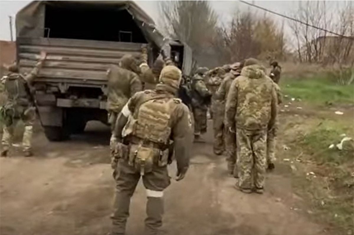 Мы сдались в плен». 1000 украинских морпехов в Мариуполе складывают оружие  | В мире | Политика | Аргументы и Факты