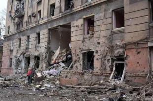 Военные PФ в Мариуполе эксгумируют тела гражданских