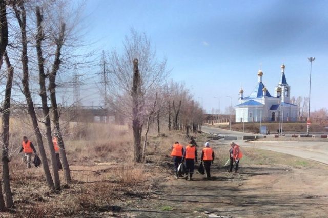 В УФСИН рассказали, сколько осуждённых привлечено к уборке улиц Оренбурга.