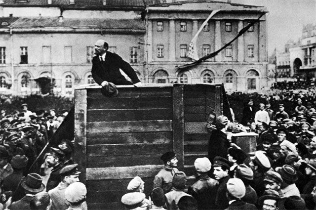 Ленин на Красной площади.