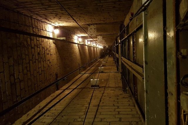 Сотрудница новотроицкого хлебокомбината упала в шахту лифта