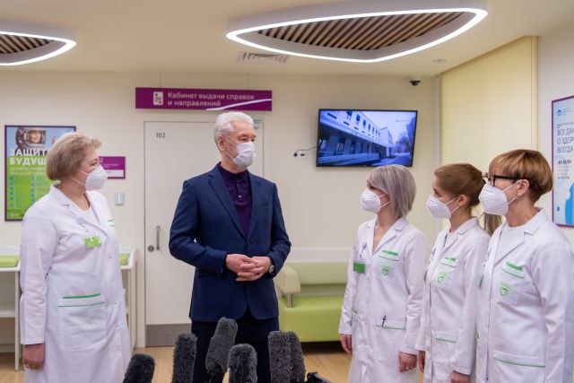Собянин открыл три реконструированные поликлиники в разных районах Москвы