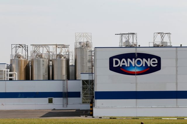 Danone прекратит импорт в РФ продуктов под брендами Evian и Alpro