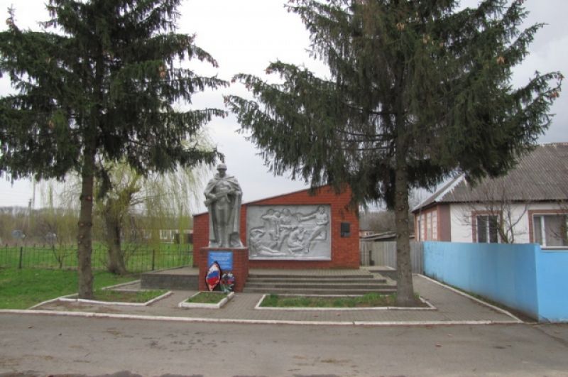 Памятник в Березовке.