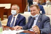 Президент Академии наук РТ Мякзюм Салахов (справа) заработал 4,5 млн руб. ректор энергоуниверситета Эдвард Абдуллазянов - более 20 млн.