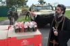 Освящение пасхальных куличей на аэродроме «Ростов-Центральный» перед отправкой российским военнослужащим