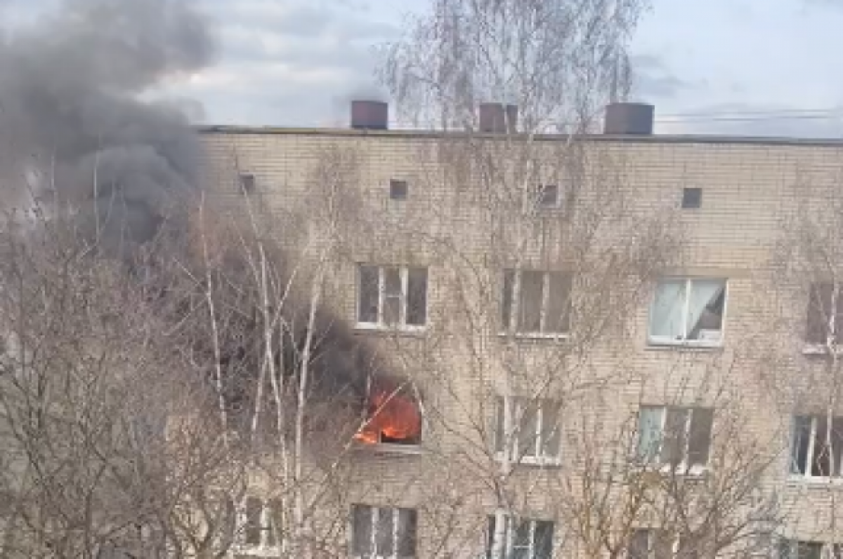 Тверь пожар в новостройке видео. Пожар в Твери в общежитии. Пожар Тверь Швейников 3. Пожар в Твери вчера. Пожар в общежитии Тверь на улице Луначарского.