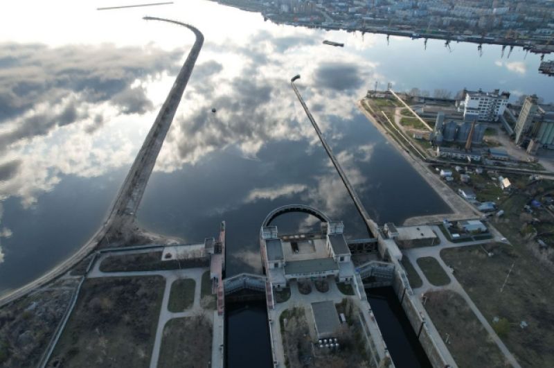 Дни сброса воды на волжской гэс. Жигулевская ГЭС 2022. Жигулёвская ГЭС Шандоры. Жигулевская ГЭС вид сверху. ГЭС Самара сброс воды.