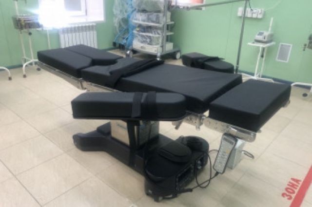 В Надымской больнице на новом хирургическом столе сделали более 200 операций.