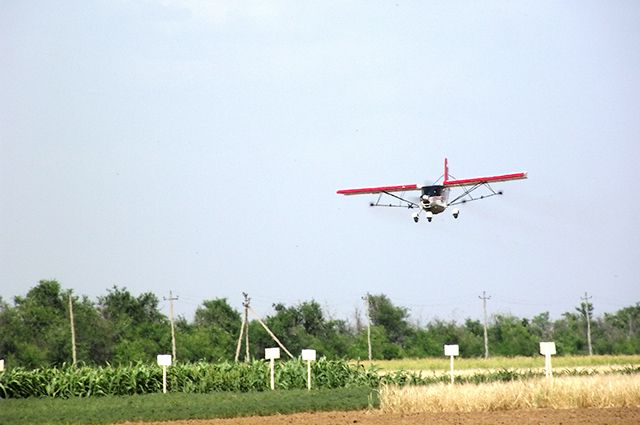 Услуги авиации доступны и малым и большим сельхозпредприятиям и сопоставимы по цене с работой наземной техники.