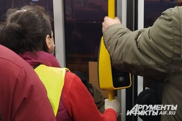 Жители Ростова требуют вернуть льготный проезд вместо выплаты
