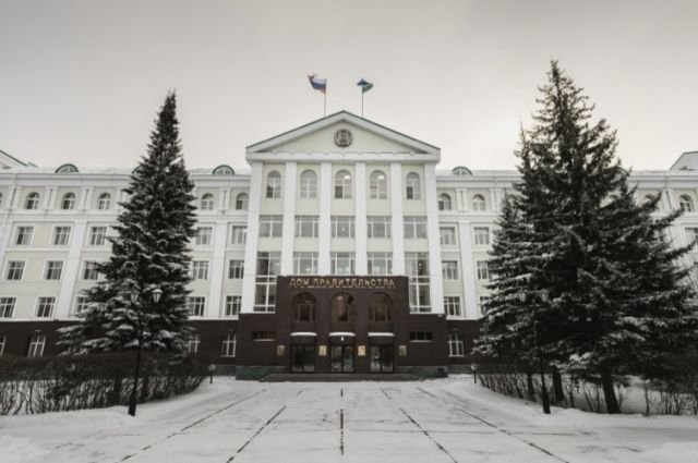 Распоряжение о прекращении полномочий руководителя департамента подписала глава региона Наталья Комарова