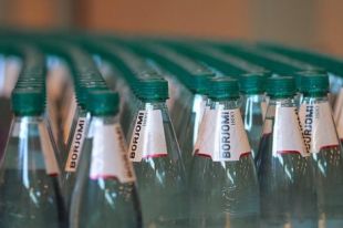 «Боржоми» приостанавливает производство в Грузии из-за санкций