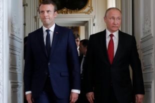 Макрон призвал Путина «разрешить продолжение эвакуации из «Азовстали»
