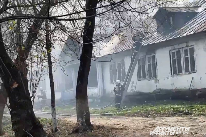 Пожар на территории инфекционной больницы в Перми. 