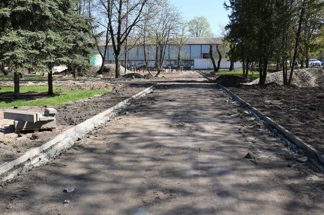 В Брянске продолжилась реконструкция парка «Юность»