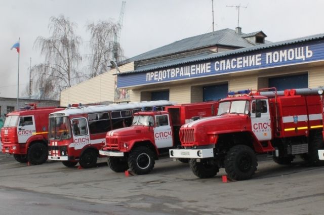В Новоалтайске при пожаре рядом с газовой АЗС погиб человек