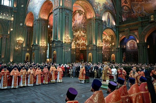 В Главном храме ВС РФ состоялась литургия в честь 77-й годовщины Победы