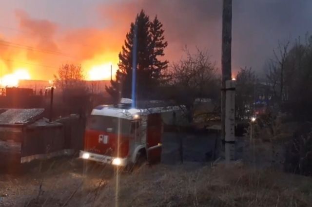 В борьбе с огнем задействованы все структуры.