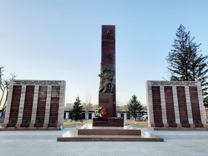 Мемориал на бывшей территории завода ИЗТМ - ныне сквер на проспекте Большой Литейный.