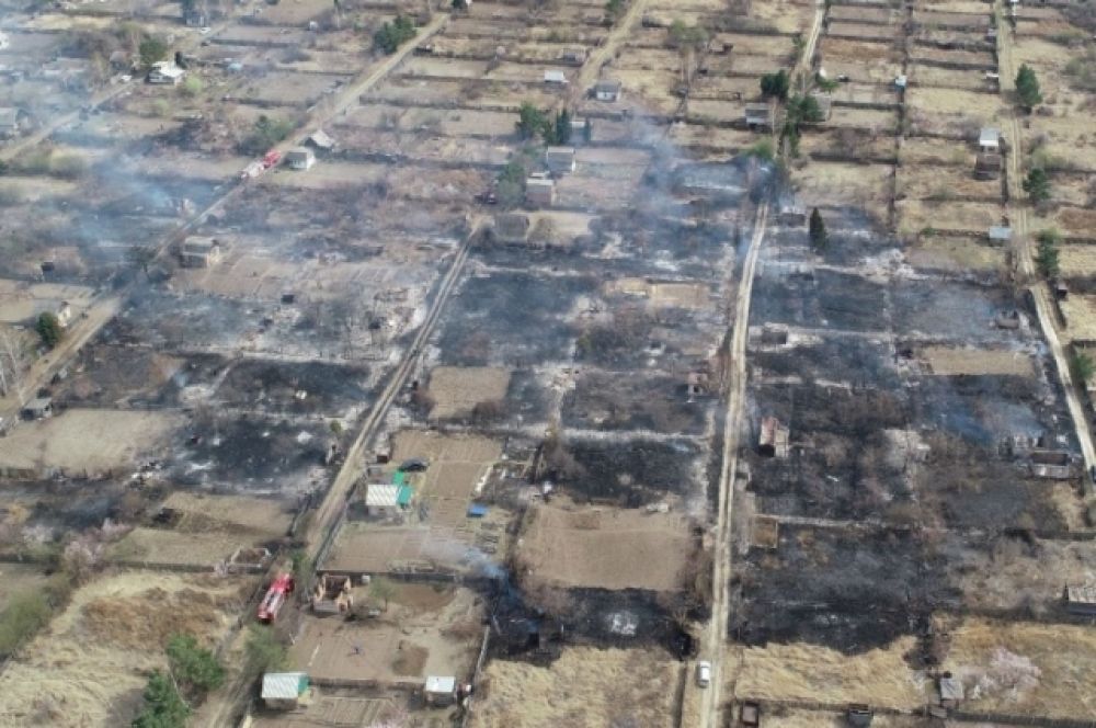 6 мая в Республике Хакасия огнём было охвачено 225 гектаров территории, горели более 50 строений. 
