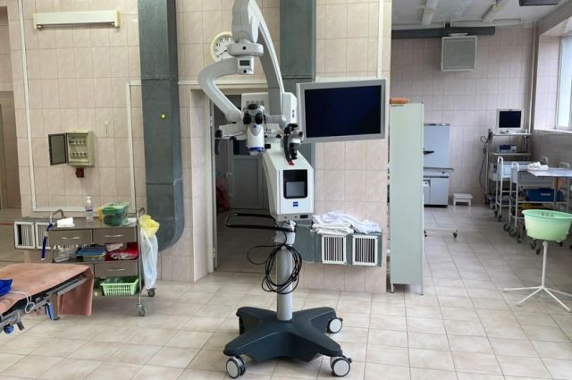 Ростовские врачи пришили палец мальчику при помощи нового микроскопа