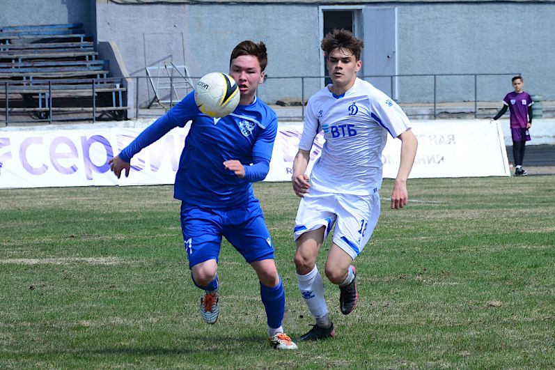 ФК «Байкал» уступил команде «Динамо Барнаул-М» в домашнем матче 13 мая.