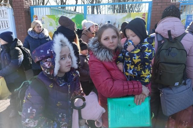 За сутки границу РФ в Ростовской области пересекли свыше 11,5 тыс. беженцев
