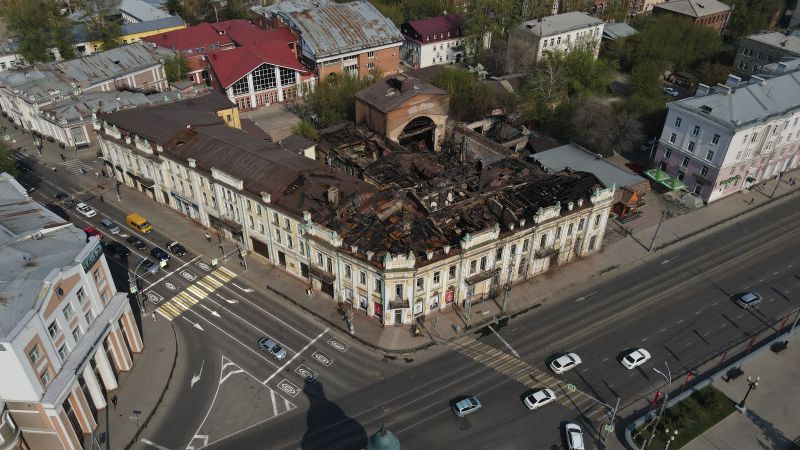 Как выглядит здание ТЮЗа в Иркутске после пожара 13 мая.